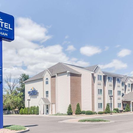 Microtel Inn & Suites Бат Экстерьер фото