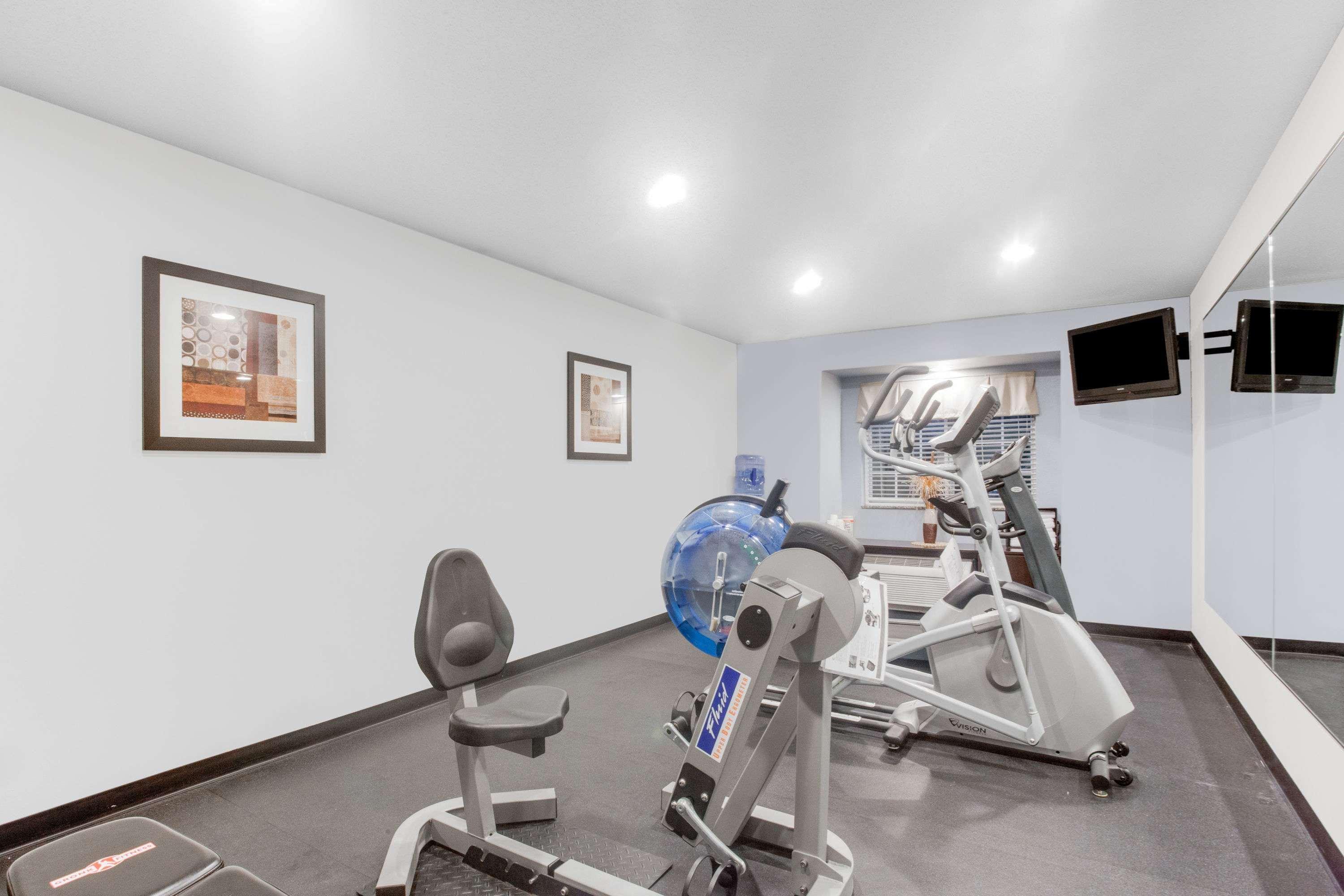 Microtel Inn & Suites Бат Экстерьер фото