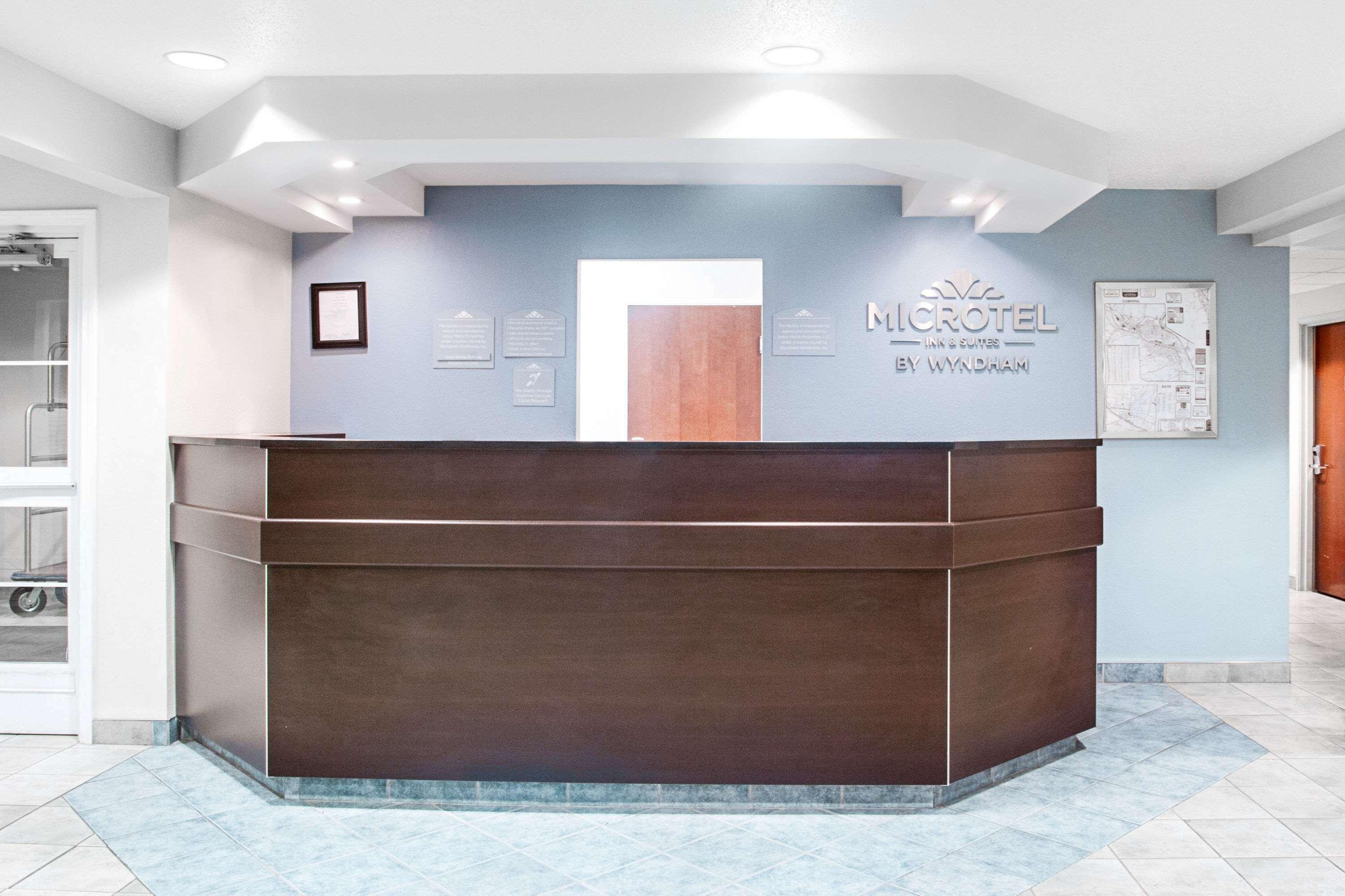 Microtel Inn & Suites Бат Экстерьер фото