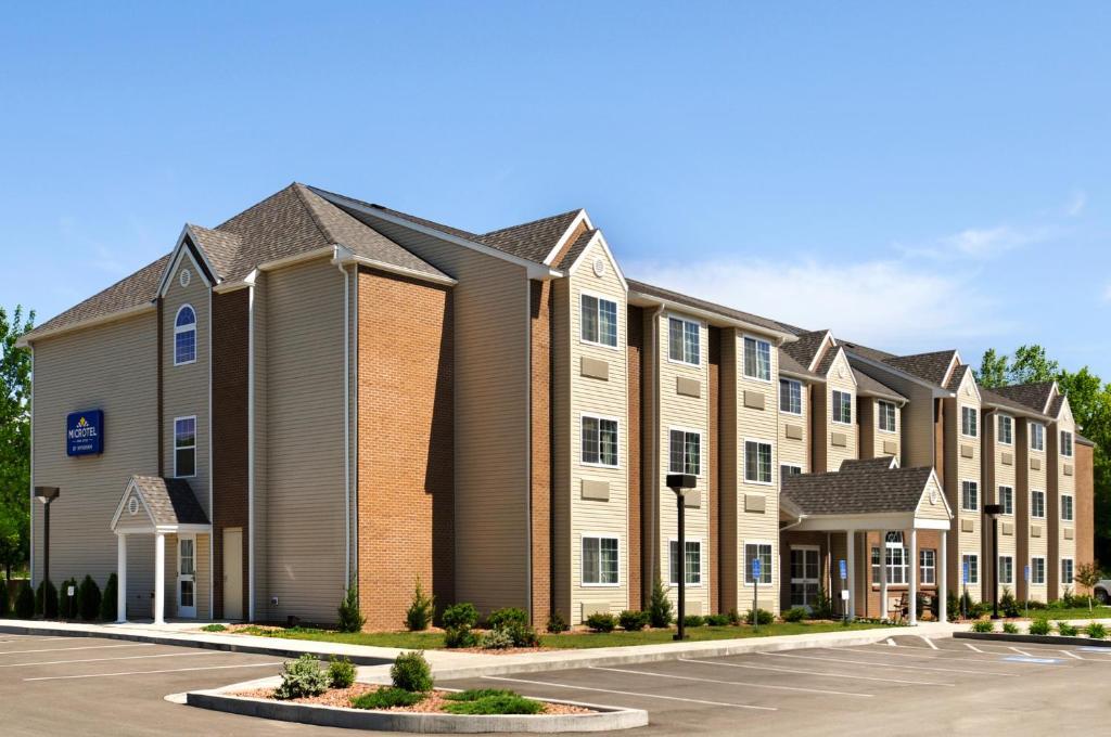Microtel Inn & Suites Бат Экстерьер фото
